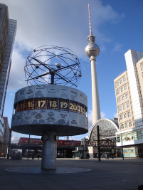 Weltzeituhr &amp; Fernsehturm am Alexanderplatz